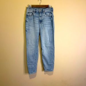 American Eagle Sz 8 Mom Straight Jean
